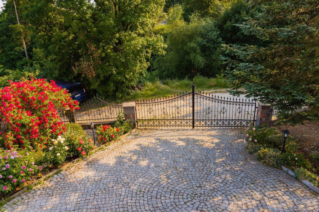 Mira - Mira Pokoje Z Widokiem Na Jezioro Хмельно Экстерьер фото